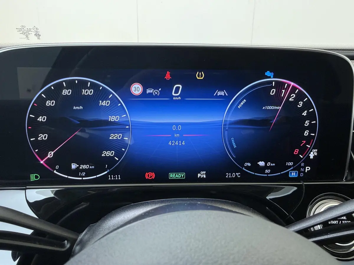300 e Sport Edition / Panoramadak/ SUPERSCREEN/ 20 inch/ Burmester 4D/