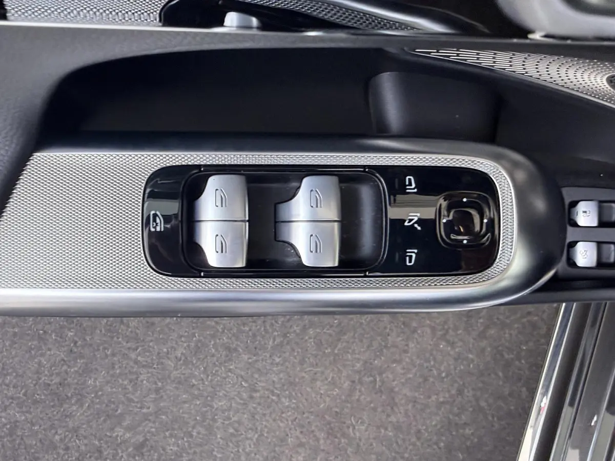 300 e Sport Edition / Panoramadak/ SUPERSCREEN/ 20 inch/ Burmester 4D/