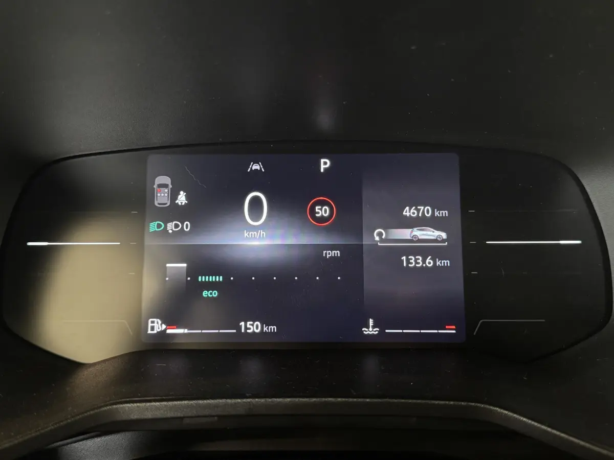 1.0 TCe 90 GPF Evolution | 4670 Km! | Automaat | Airco | Cruise | Carplay | Navi by App | PDC achter | 16 inch Lm velgen |  ( Vestiging - Nieuwegein )