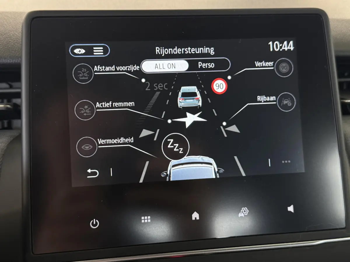 1.0 TCe 90 GPF Evolution | 4670 Km! | Automaat | Airco | Cruise | Carplay | Navi by App | PDC achter | 16 inch Lm velgen |  ( Vestiging - Nieuwegein )