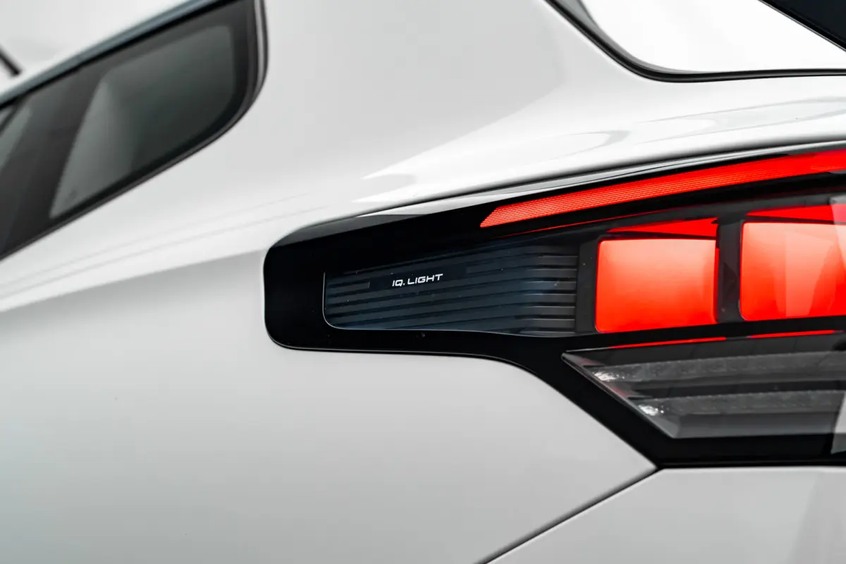 1.5 eHybrid Life 204pk DSG/AUTO | Cruise control adaptief | Dodehoek detectie | Lichtmetalen velgen 18"