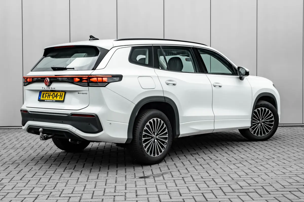 1.5 eHybrid Life 204pk DSG/AUTO | Cruise control adaptief | Dodehoek detectie | Lichtmetalen velgen 18"