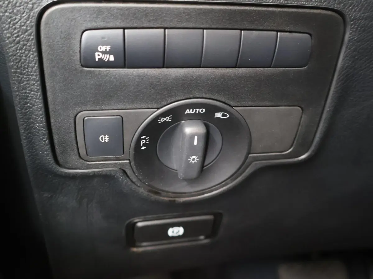 eVito | L3 XL | 90 kWh | 3-ZITS | LED KOPLAMPEN | 3-ZITS | PARKEERCAMERA | NAVIGATIE | CLIMATE CONTROL | STOELVERWARMING | CERTIFIED