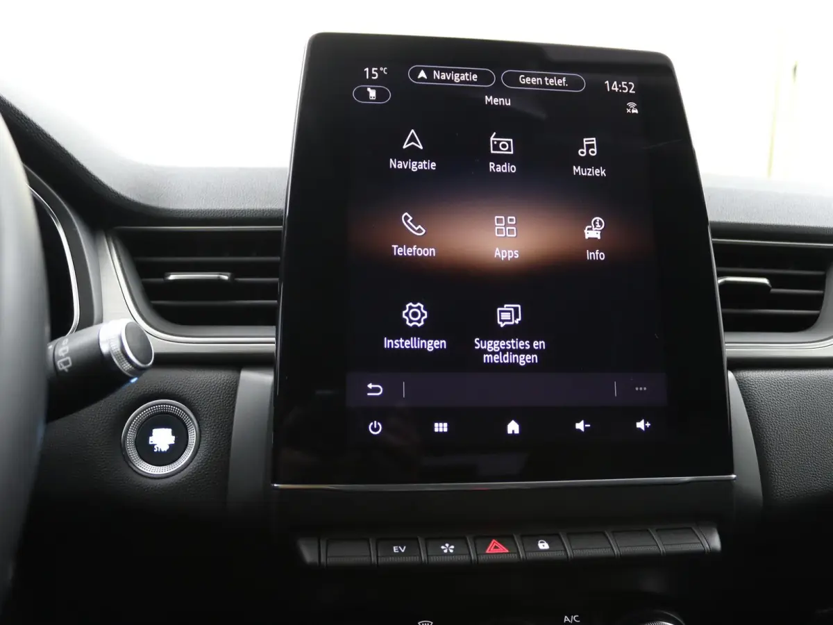 E-Tech Plug-in Hybrid 160 Intens | SOH 93% | Groot Navi | Parkeercamera | 18" velgen |