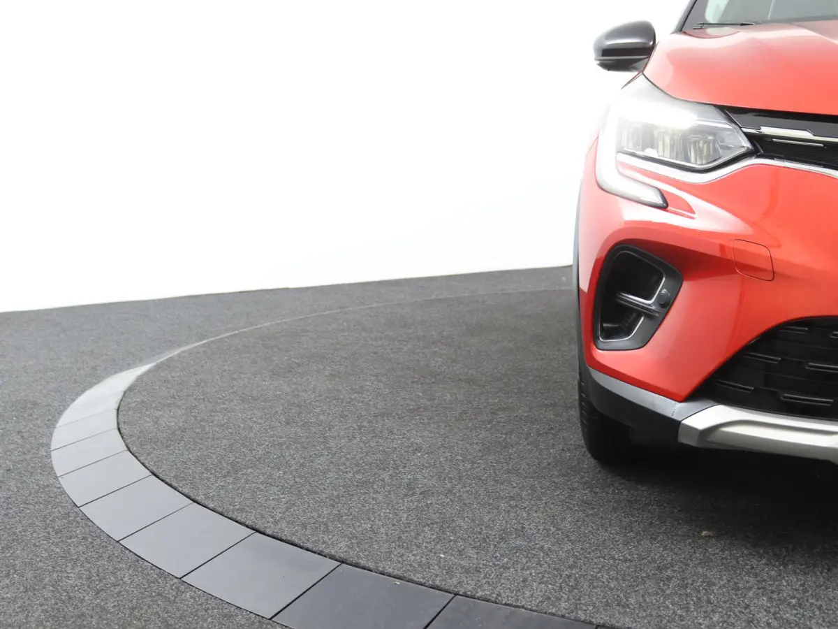 E-Tech Plug-in Hybrid 160 Intens | SOH 93% | Groot Navi | Parkeercamera | 18" velgen |