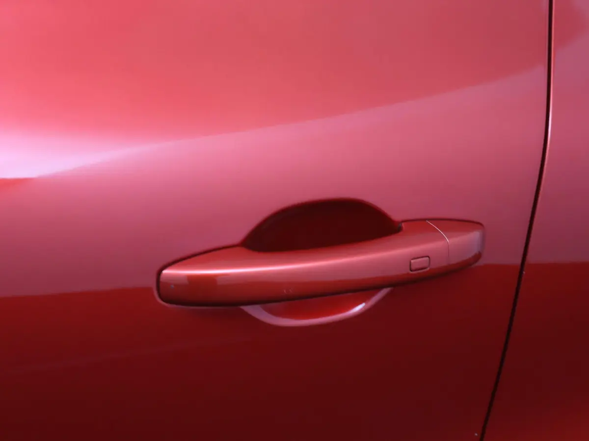 E-Tech Plug-in Hybrid 160 Intens | SOH 93% | Groot Navi | Parkeercamera | 18" velgen |