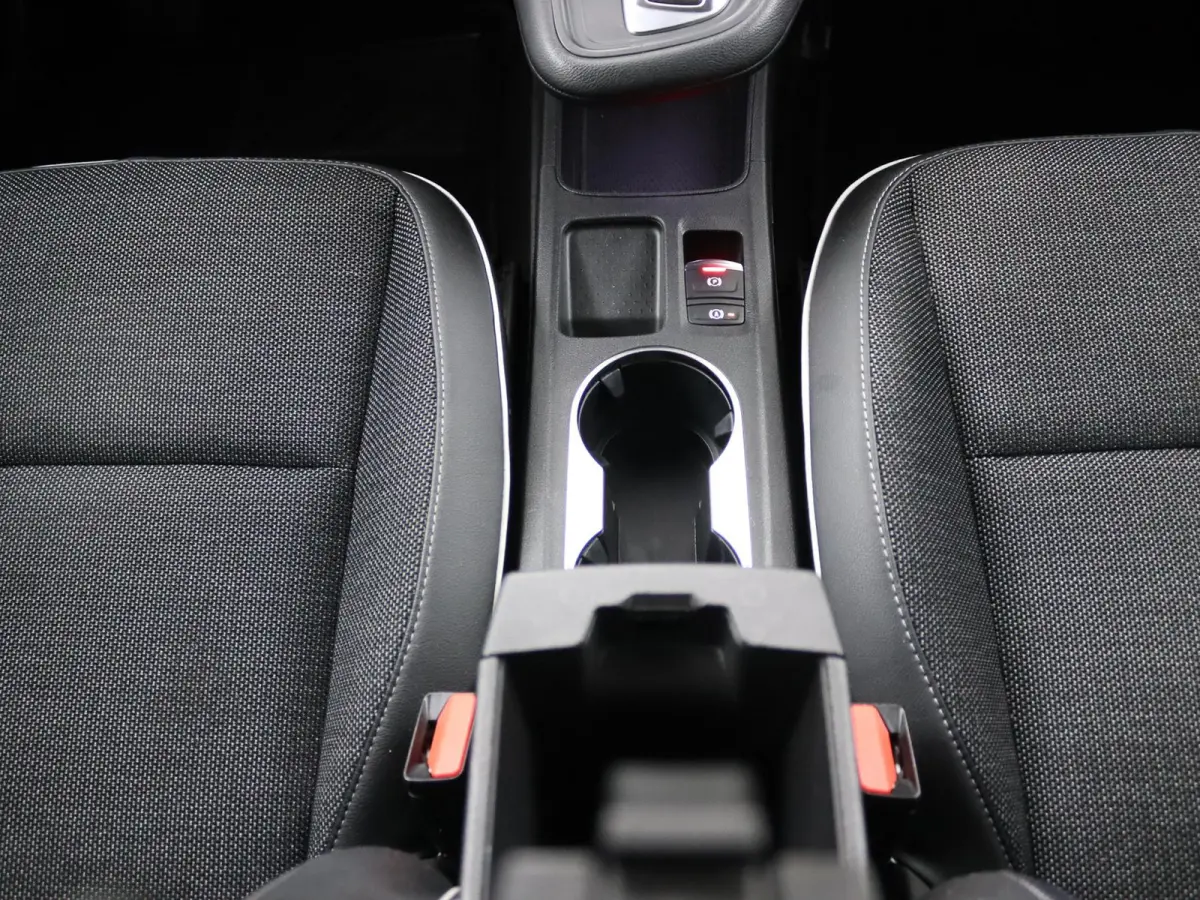 E-Tech Plug-in Hybrid 160 Intens | SOH 93% | Groot Navi | Parkeercamera | 18" velgen |
