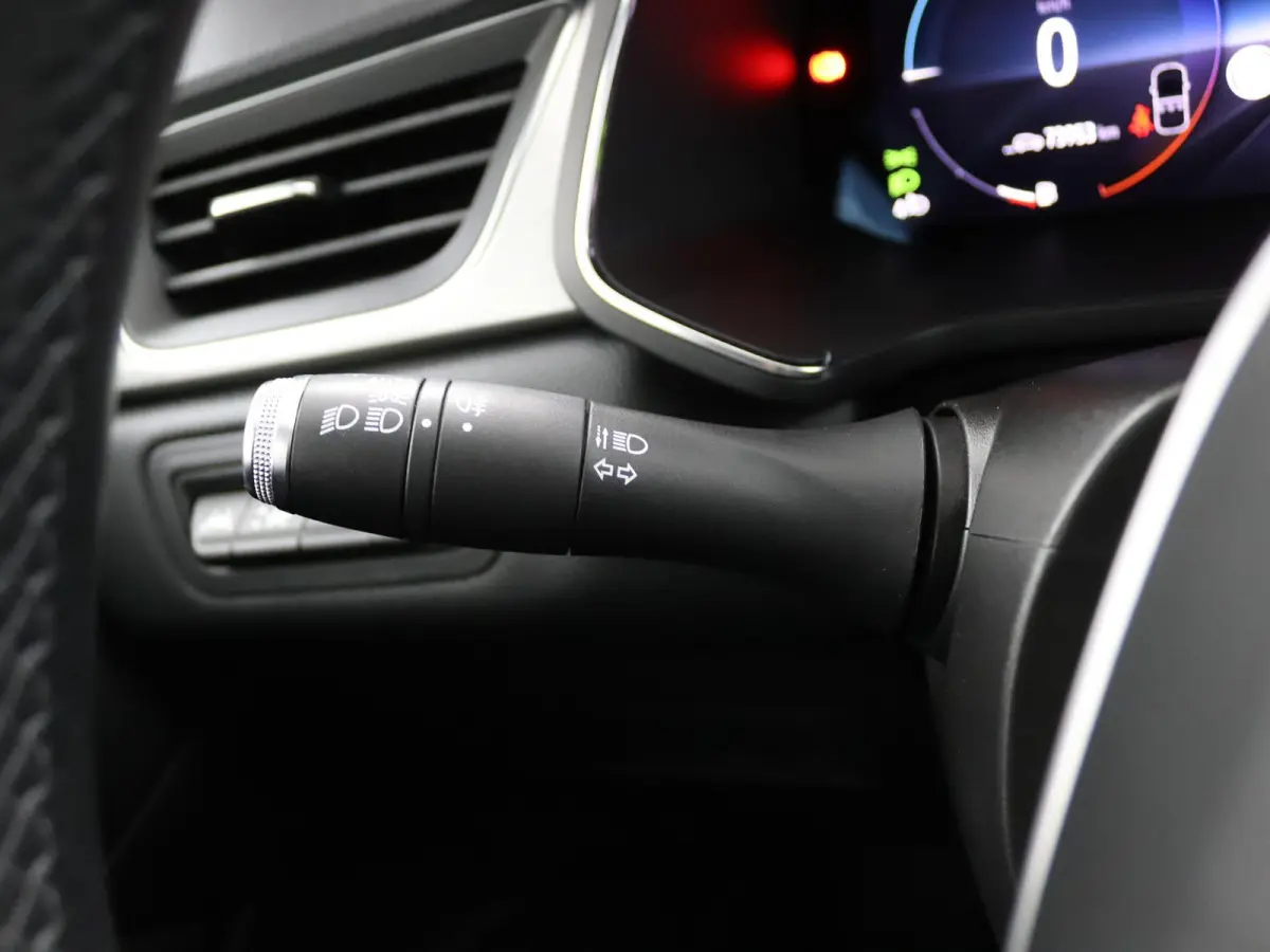 E-Tech Plug-in Hybrid 160 Intens | SOH 93% | Groot Navi | Parkeercamera | 18" velgen |