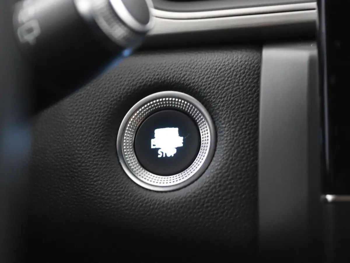 E-Tech Plug-in Hybrid 160 Intens | SOH 93% | Groot Navi | Parkeercamera | 18" velgen |