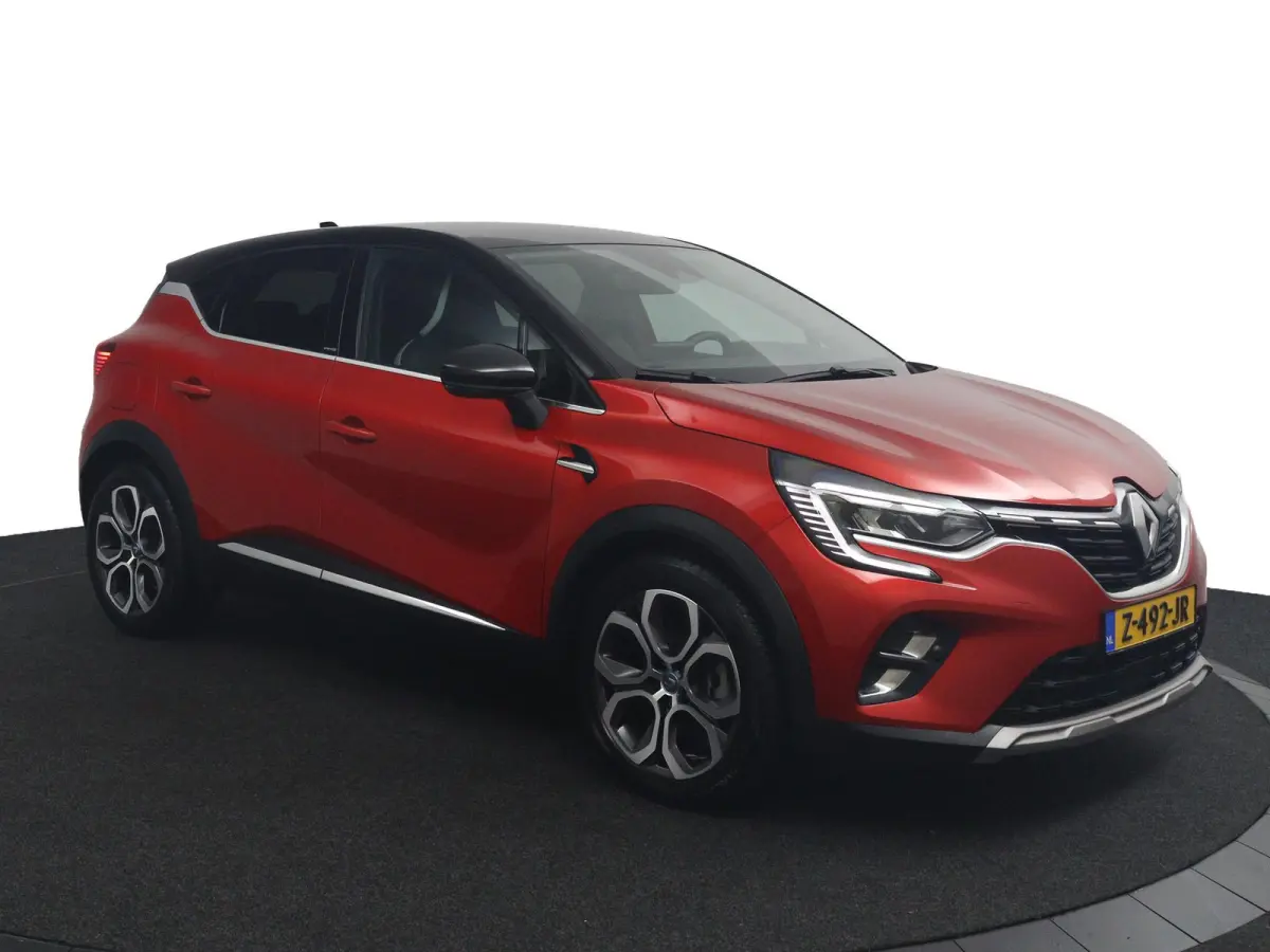 E-Tech Plug-in Hybrid 160 Intens | SOH 93% | Groot Navi | Parkeercamera | 18" velgen |