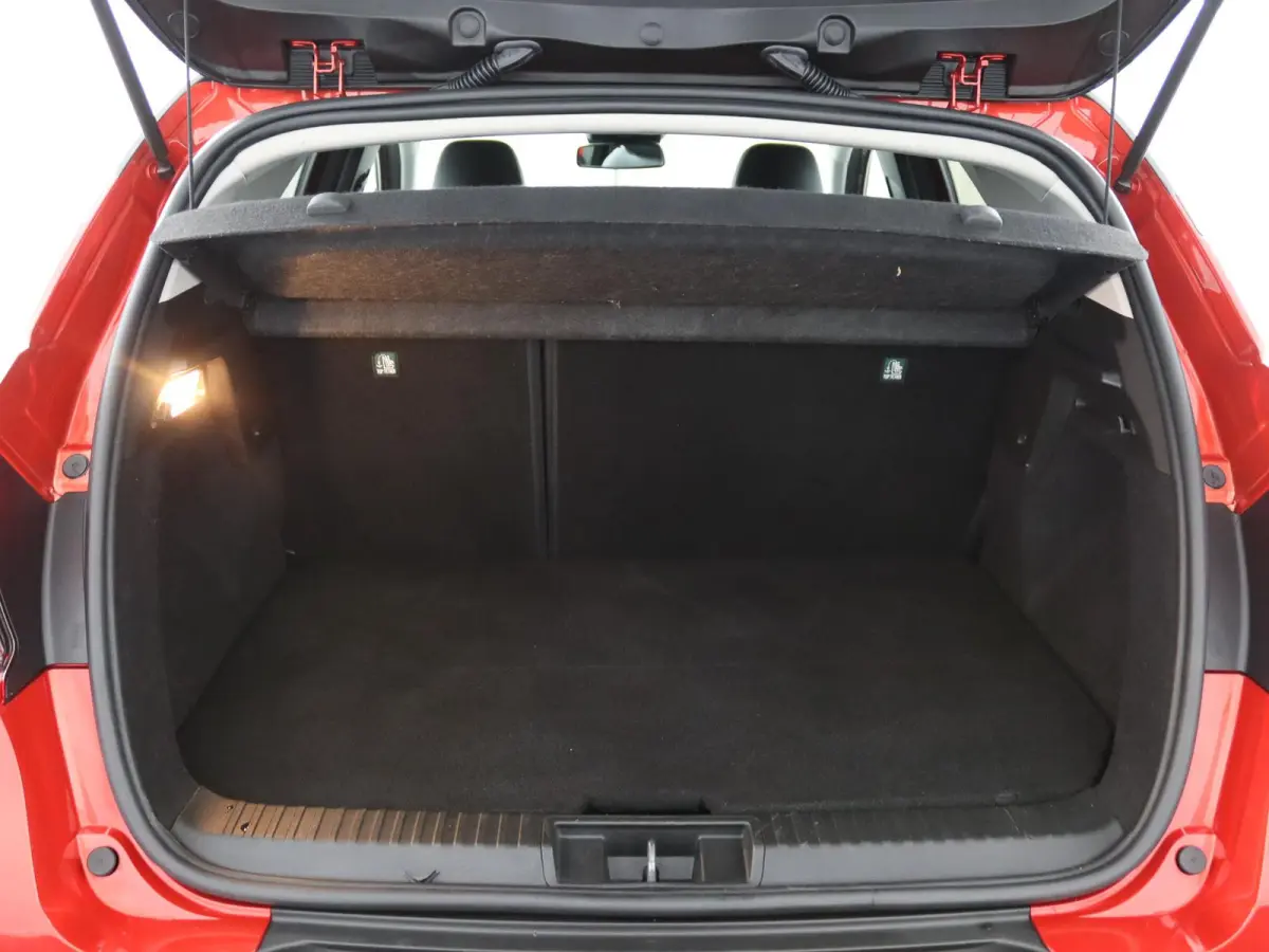 E-Tech Plug-in Hybrid 160 Intens | SOH 93% | Groot Navi | Parkeercamera | 18" velgen |