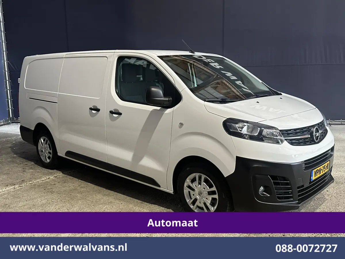 2.0 145pk Automaat L3H1 Euro6 Airco | Navigatie | Apple Carplay | Cruisecontrol Android Auto, 2500kg Trekhaak, Parkeersensoren, Bijrijdersbank
