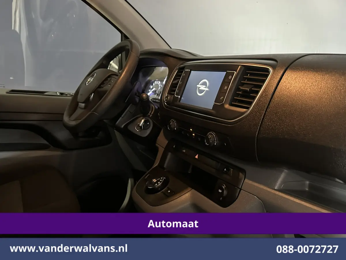 2.0 145pk Automaat L3H1 Euro6 Airco | Navigatie | Apple Carplay | Cruisecontrol Android Auto, 2500kg Trekhaak, Parkeersensoren, Bijrijdersbank