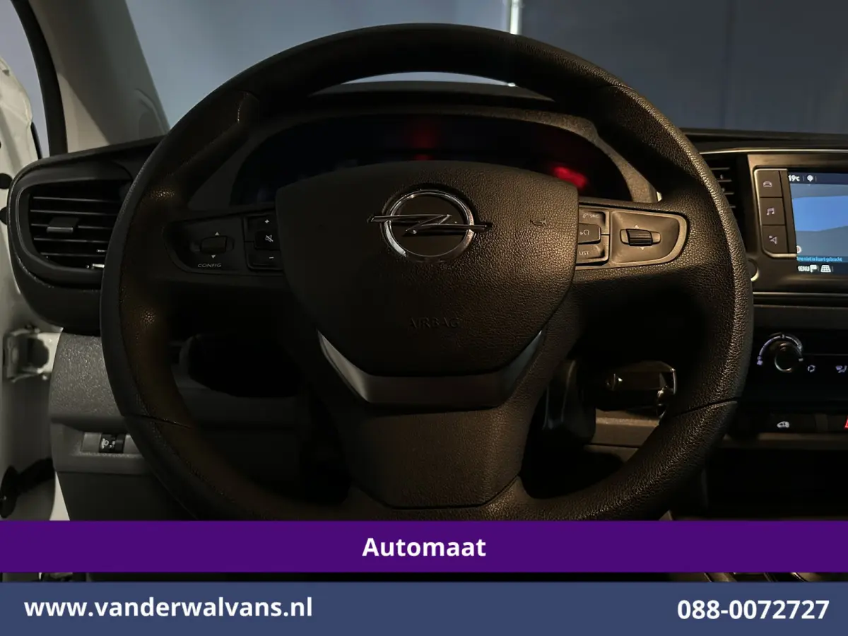2.0 145pk Automaat L3H1 Euro6 Airco | Navigatie | Apple Carplay | Cruisecontrol Android Auto, 2500kg Trekhaak, Parkeersensoren, Bijrijdersbank