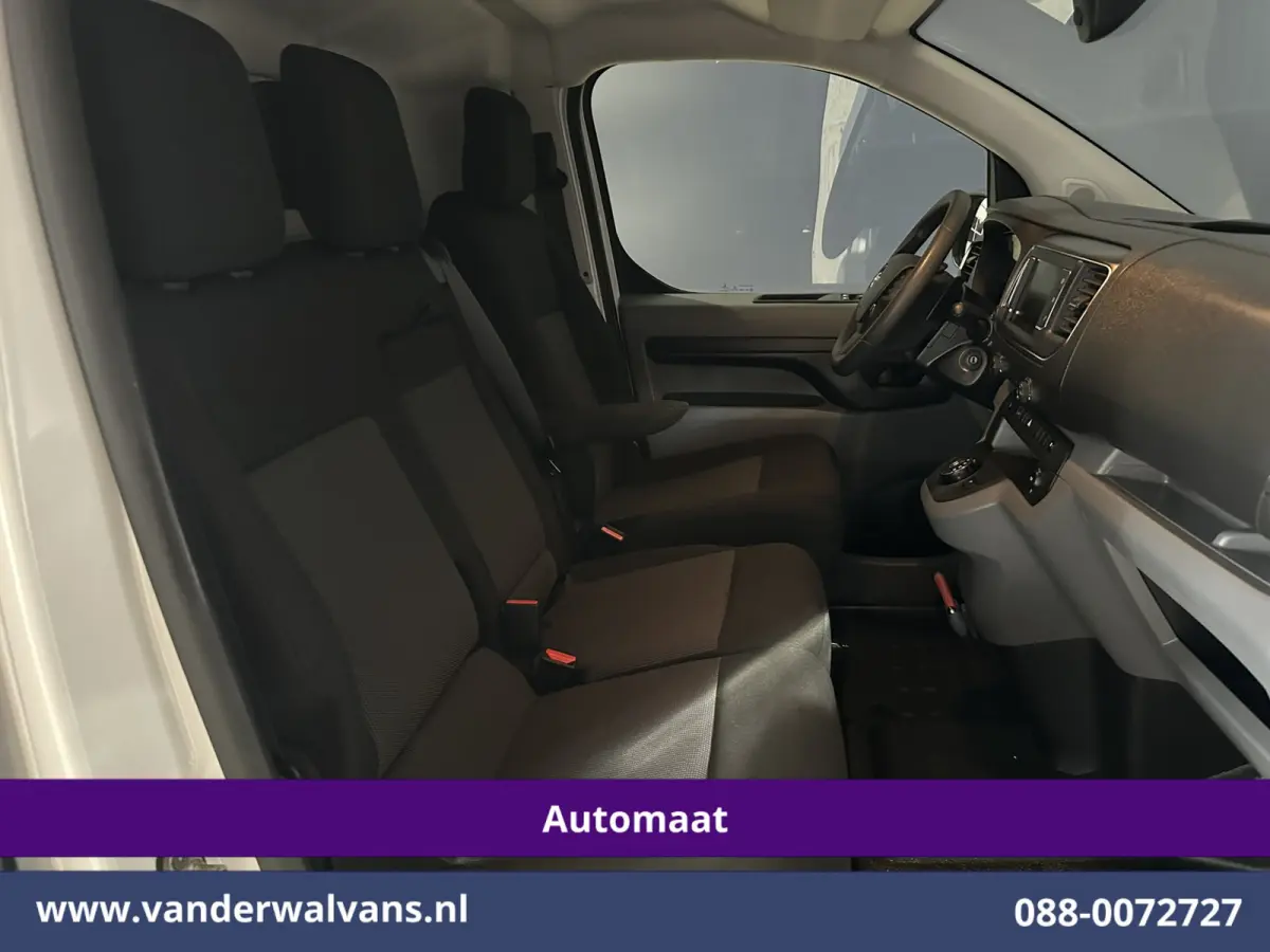 2.0 145pk Automaat L3H1 Euro6 Airco | Navigatie | Apple Carplay | Cruisecontrol Android Auto, 2500kg Trekhaak, Parkeersensoren, Bijrijdersbank