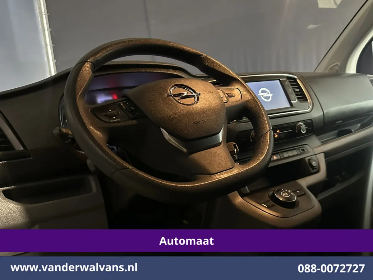 2.0 145pk Automaat L3H1 Euro6 Airco | Navigatie | Apple Carplay | Cruisecontrol Android Auto, 2500kg Trekhaak, Parkeersensoren, Bijrijdersbank