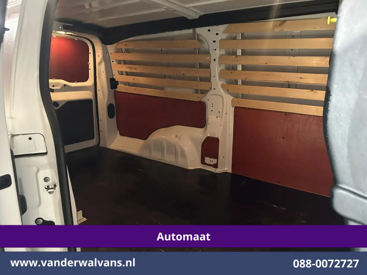 2.0 145pk Automaat L3H1 Euro6 Airco | Navigatie | Apple Carplay | Cruisecontrol Android Auto, 2500kg Trekhaak, Parkeersensoren, Bijrijdersbank