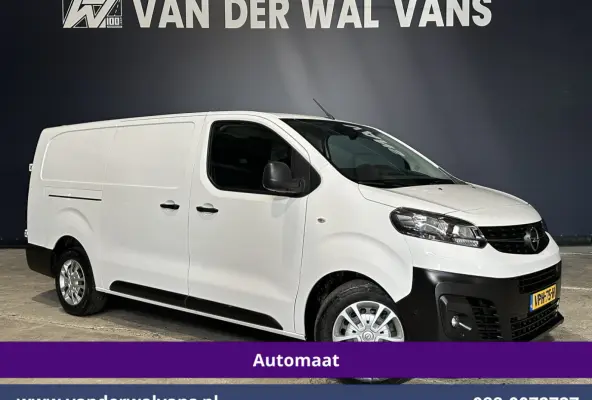 2.0 145pk Automaat L3H1 Euro6 Airco | Navigatie | Apple Carplay | Cruisecontrol Android Auto, 2500kg Trekhaak, Parkeersensoren, Bijrijdersbank