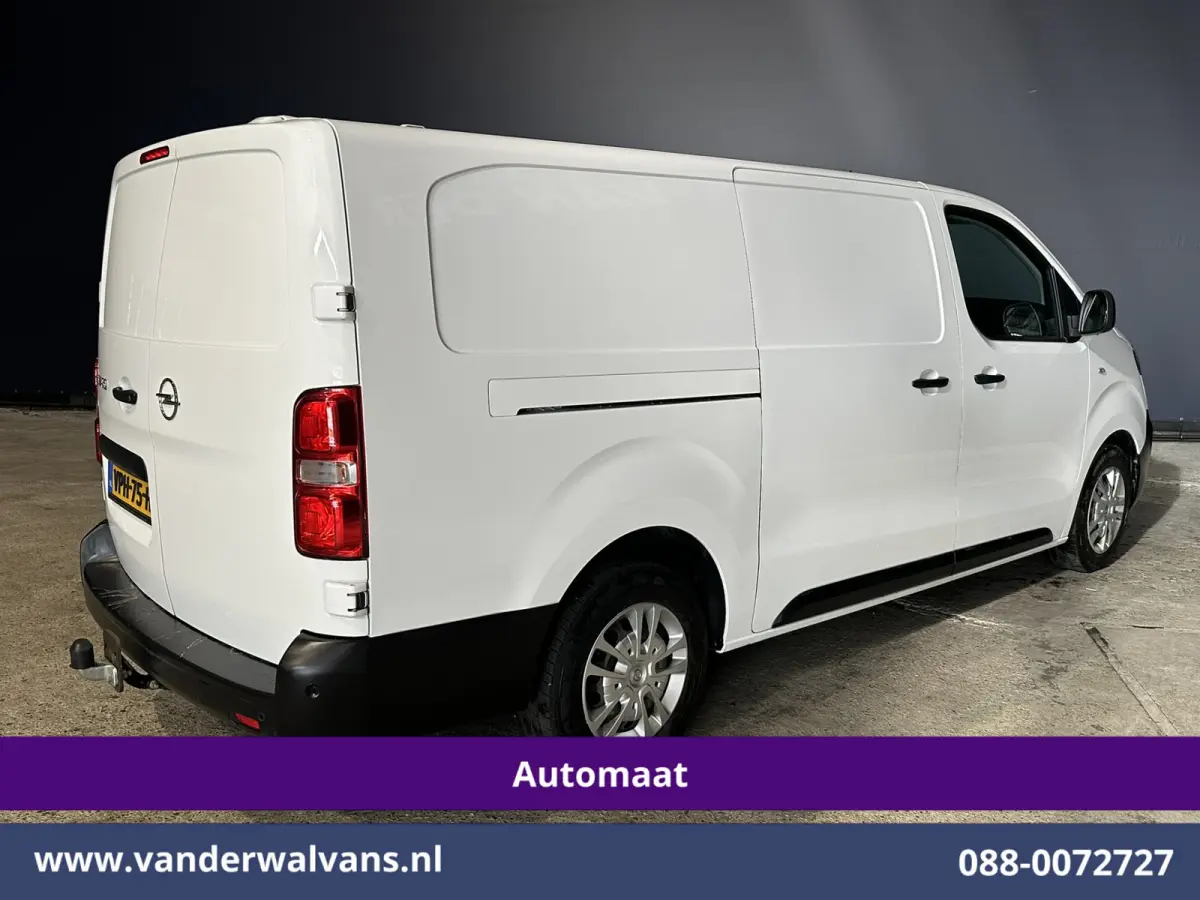 2.0 145pk Automaat L3H1 Euro6 Airco | Navigatie | Apple Carplay | Cruisecontrol Android Auto, 2500kg Trekhaak, Parkeersensoren, Bijrijdersbank
