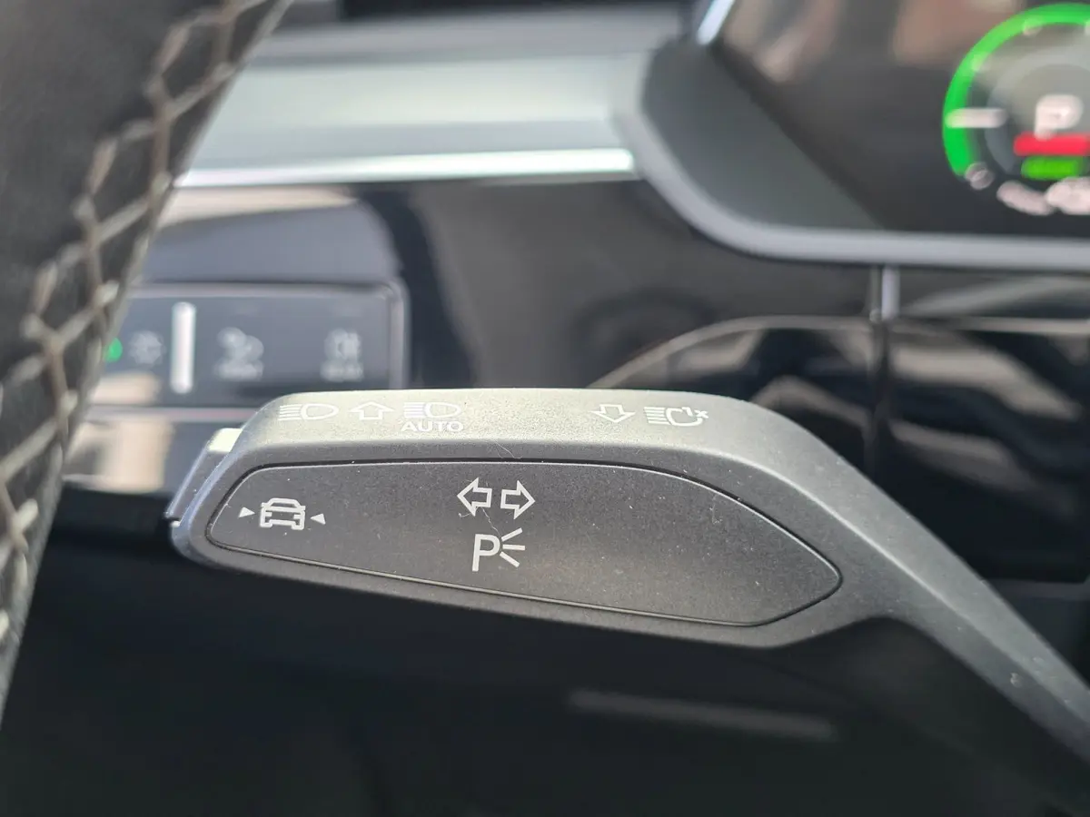 55 quattro Advanced Edition 115 kWh | LEDER | STOELVERWARMING | CAMERA