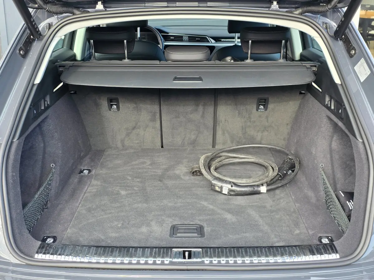 55 quattro Advanced Edition 115 kWh | LEDER | STOELVERWARMING | CAMERA
