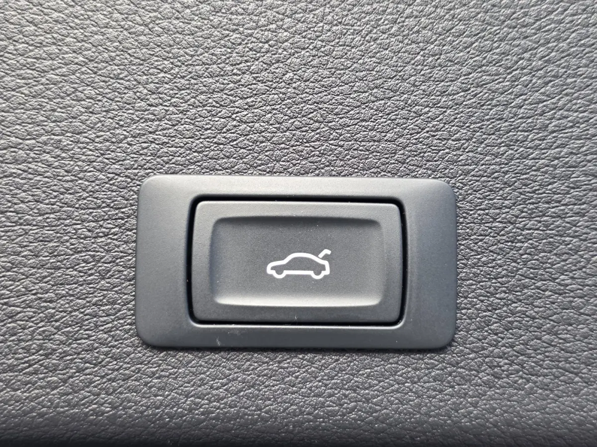 55 quattro Advanced Edition 115 kWh | LEDER | STOELVERWARMING | CAMERA