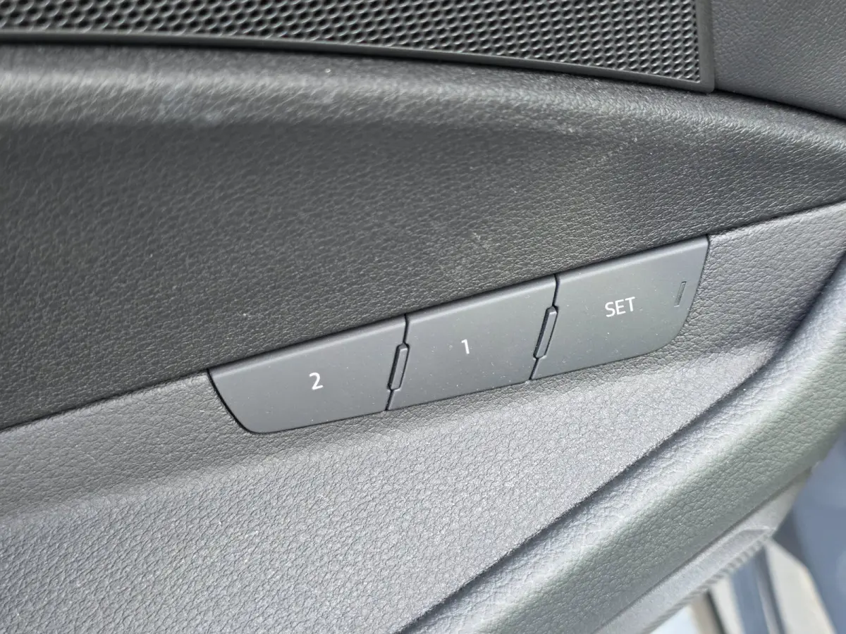 55 quattro Advanced Edition 115 kWh | LEDER | STOELVERWARMING | CAMERA