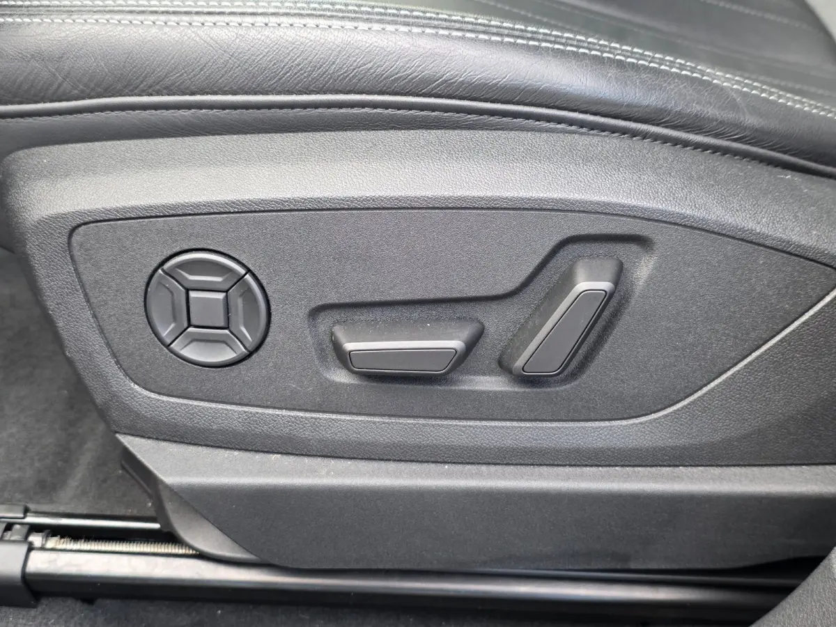 55 quattro Advanced Edition 115 kWh | LEDER | STOELVERWARMING | CAMERA