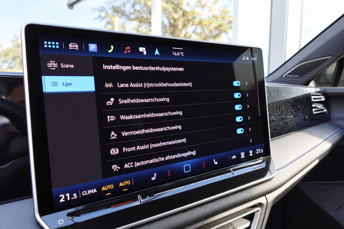 1.5 eTSI R-Line Edition PANO KEYLESS 360