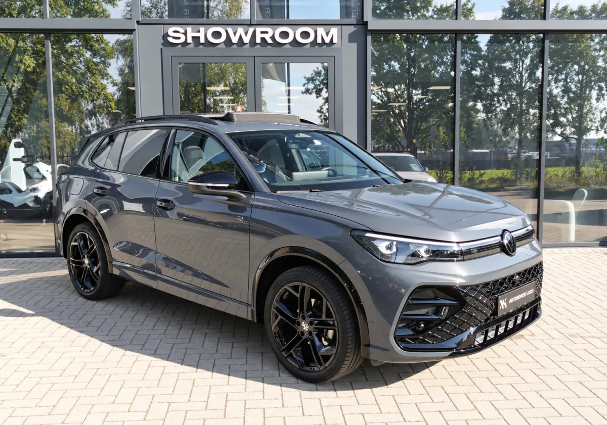 1.5 eTSI R-Line Edition PANO KEYLESS 360