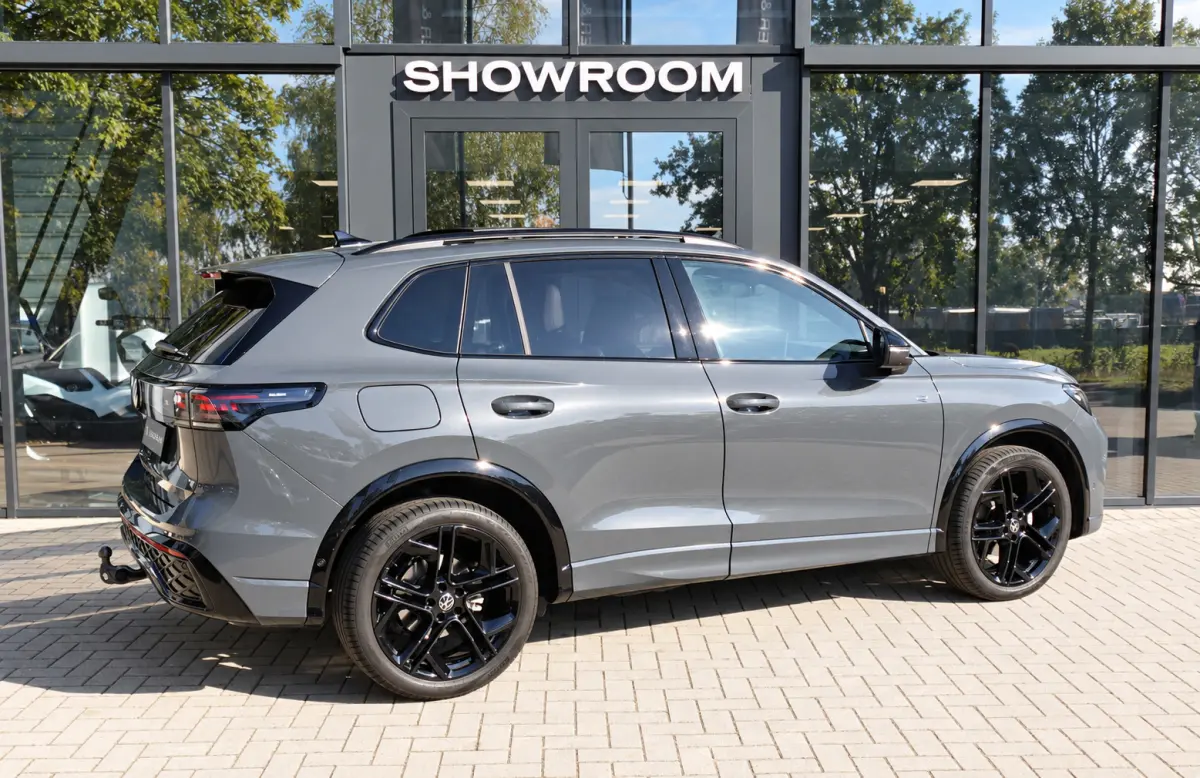 1.5 eTSI R-Line Edition PANO KEYLESS 360