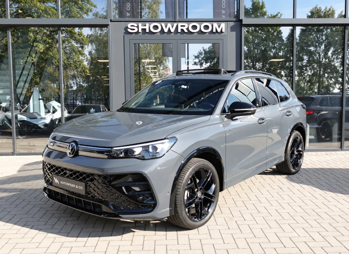 1.5 eTSI R-Line Edition PANO KEYLESS 360