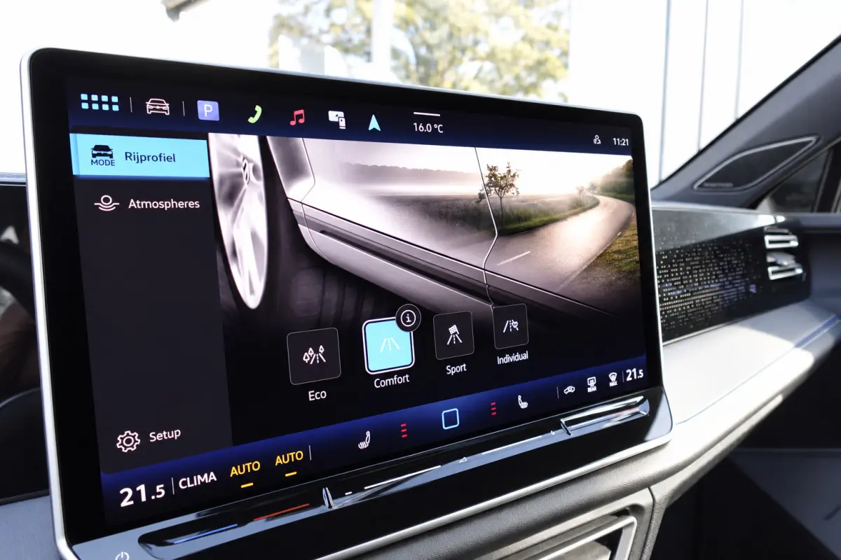 1.5 eTSI R-Line Edition PANO KEYLESS 360