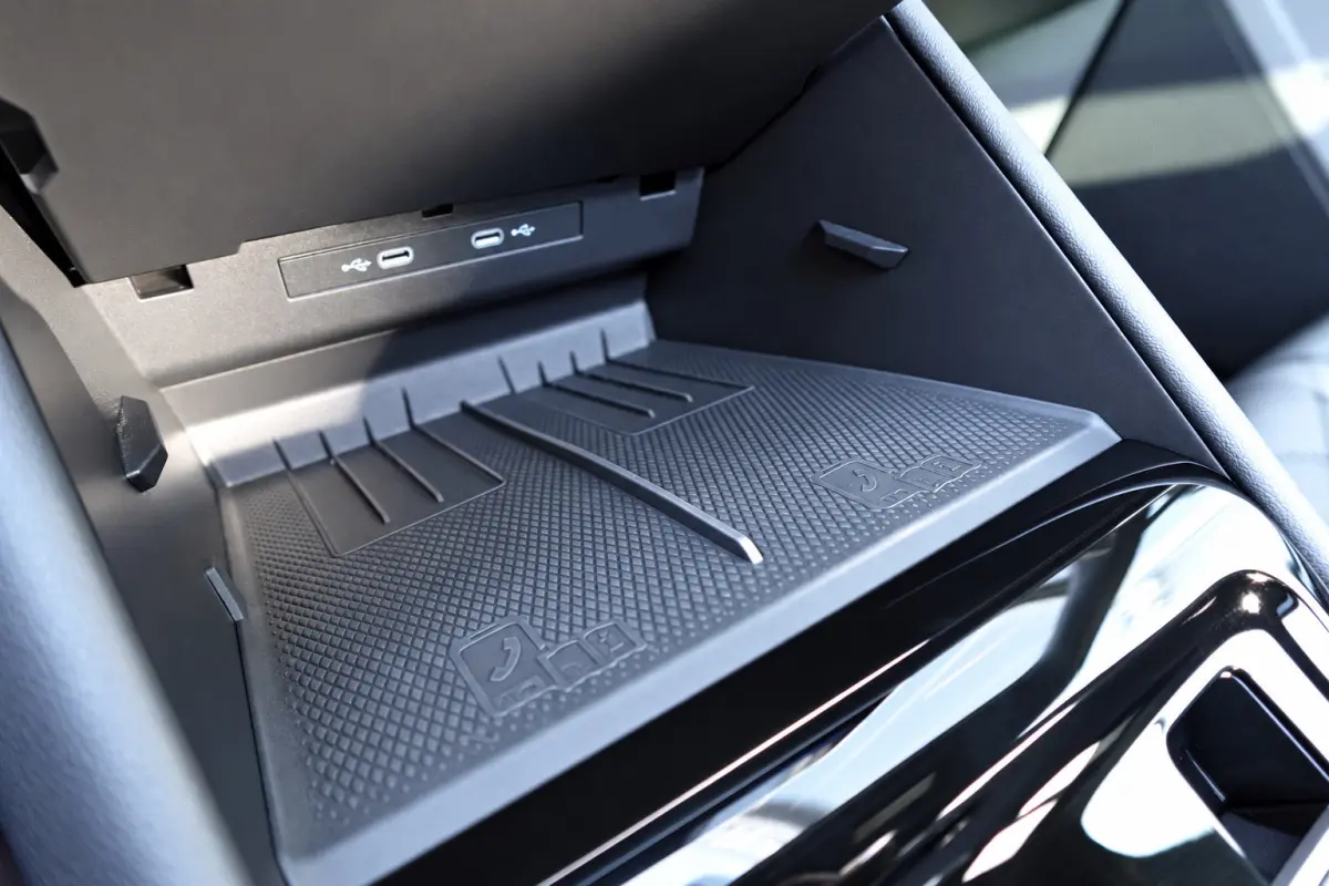 1.5 eTSI R-Line Edition PANO KEYLESS 360