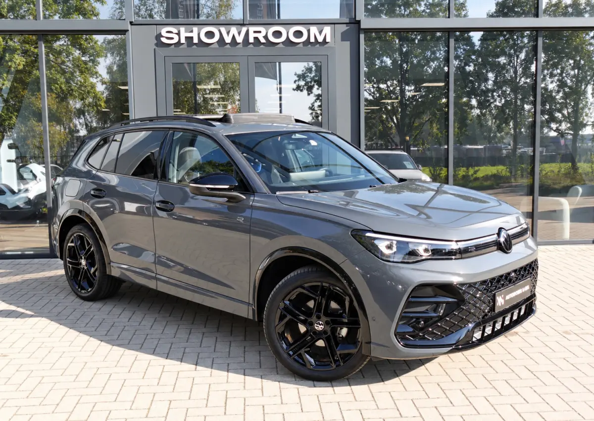 1.5 eTSI R-Line Edition PANO KEYLESS 360