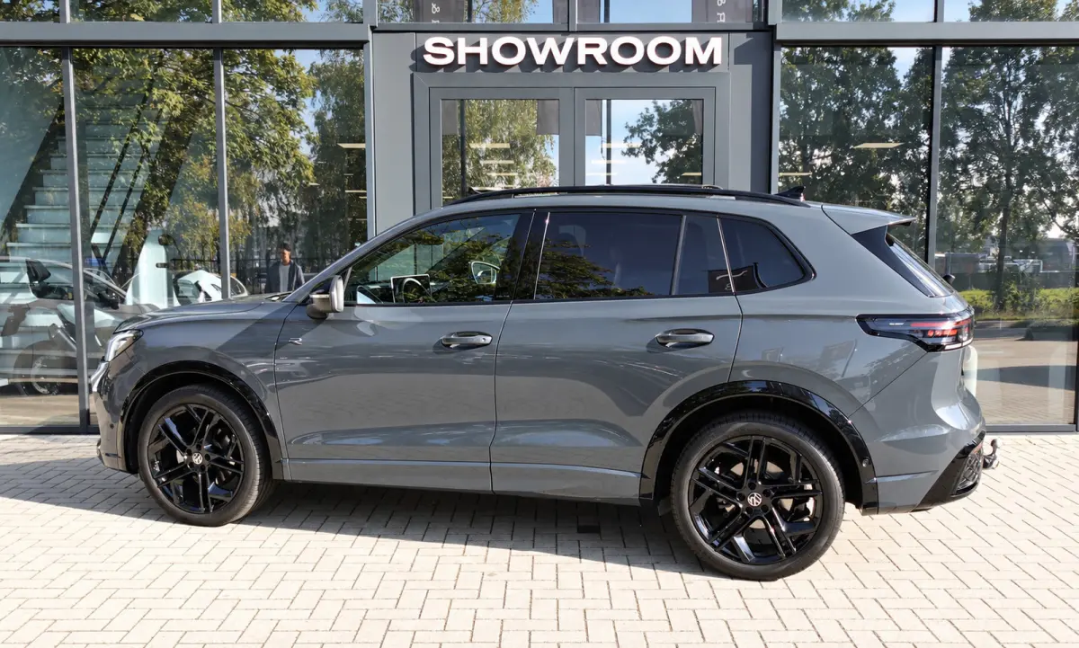 1.5 eTSI R-Line Edition PANO KEYLESS 360