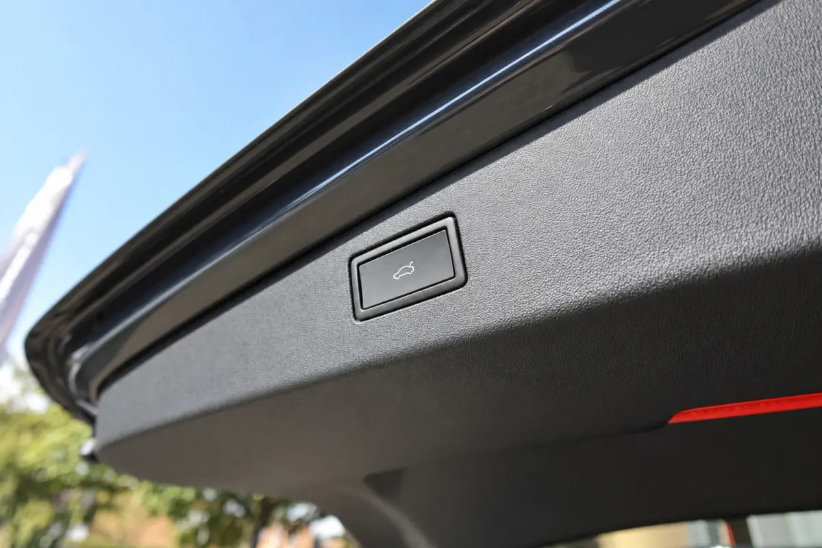 1.5 eTSI R-Line Edition PANO KEYLESS 360