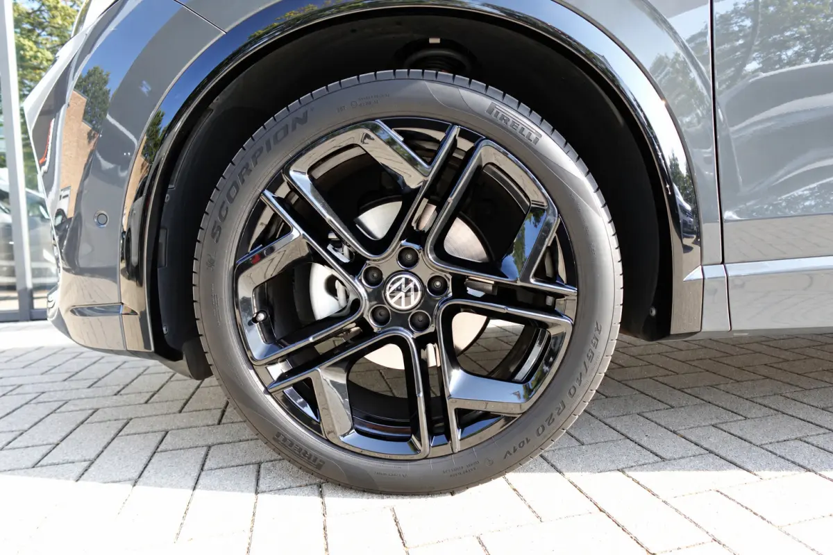 1.5 eTSI R-Line Edition PANO KEYLESS 360