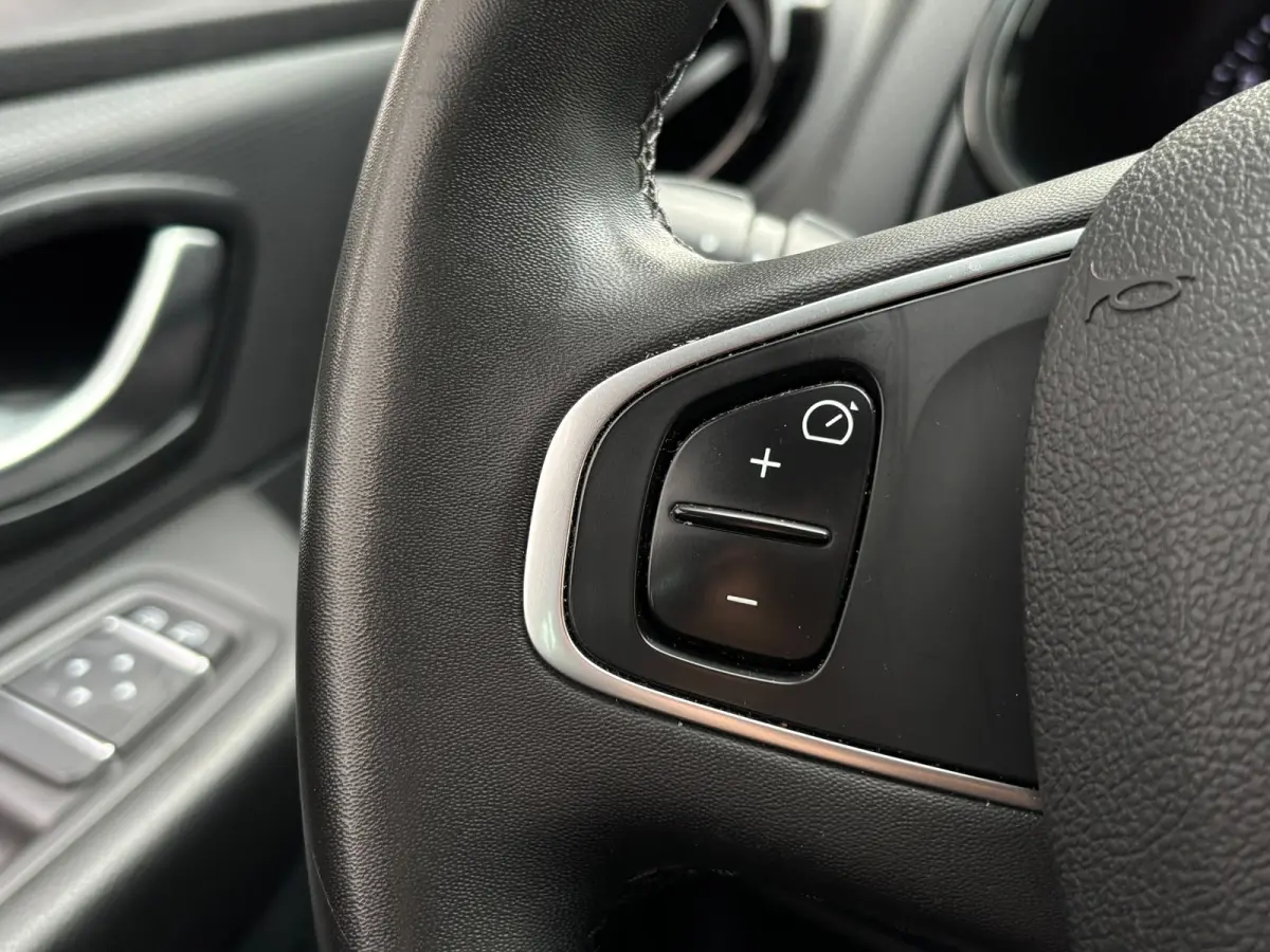 0.9 TCe Limited | Parkeersensoren | Bluetooth | Keyless | Navi | Cruise