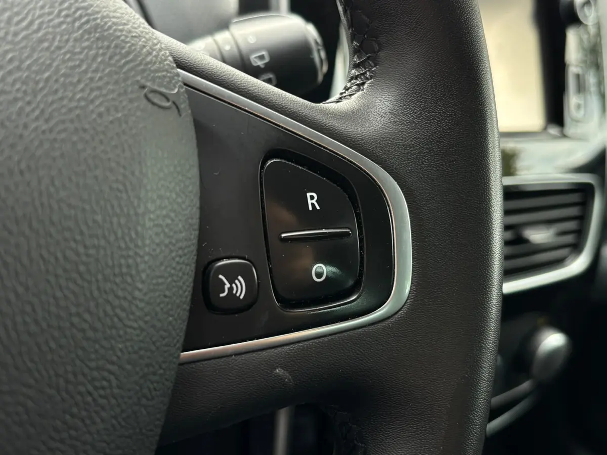 0.9 TCe Limited | Parkeersensoren | Bluetooth | Keyless | Navi | Cruise