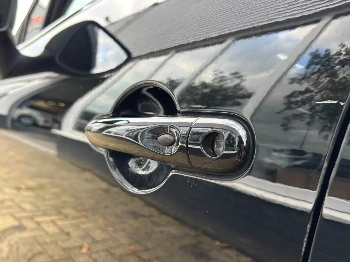 0.9 TCe Limited | Parkeersensoren | Bluetooth | Keyless | Navi | Cruise