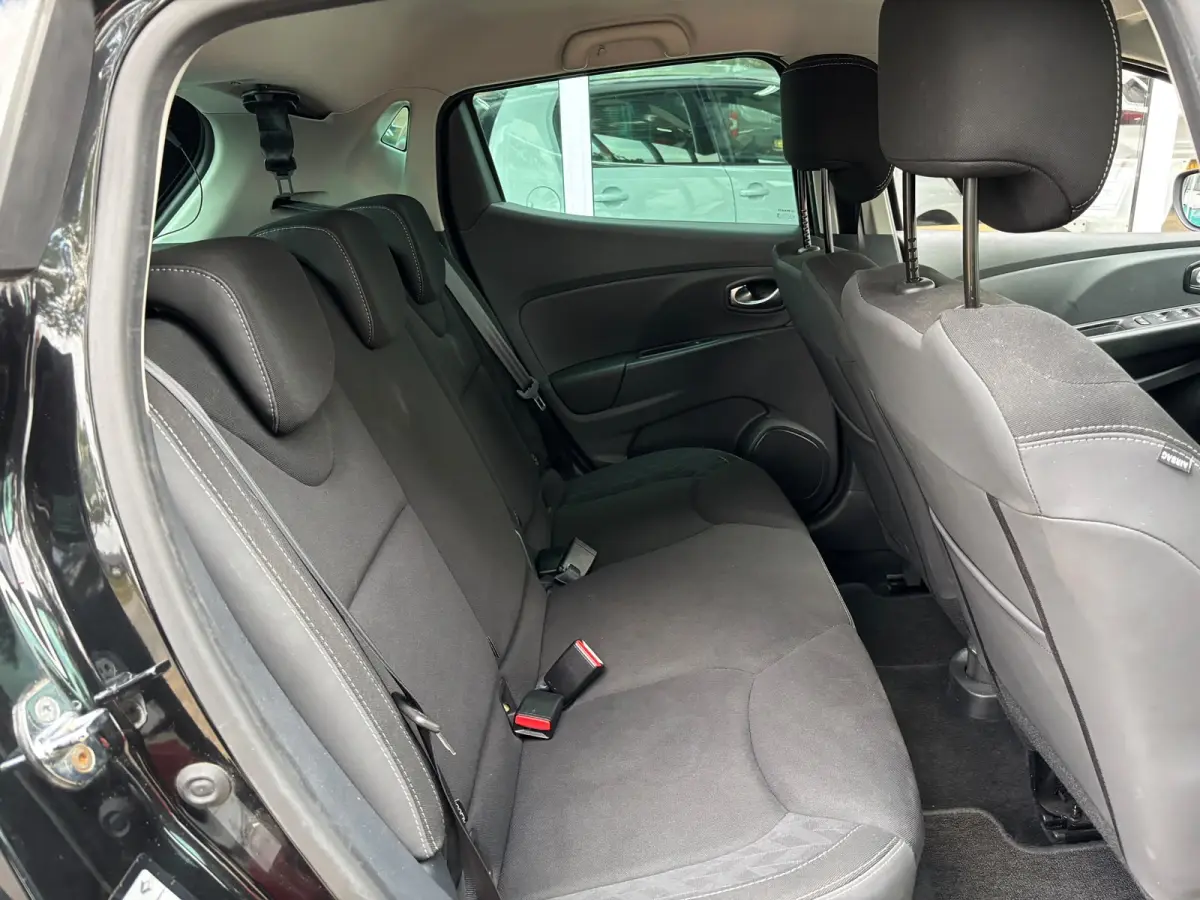 0.9 TCe Limited | Parkeersensoren | Bluetooth | Keyless | Navi | Cruise