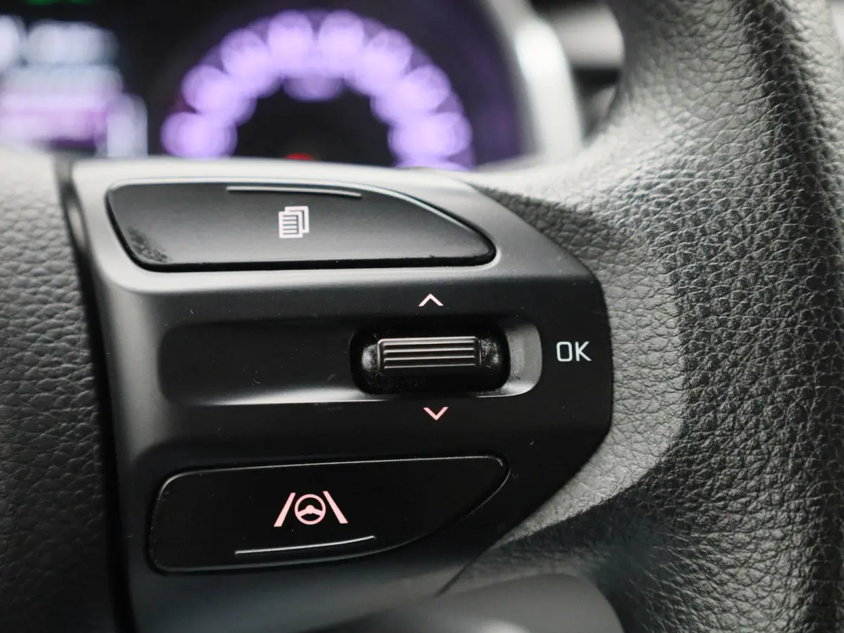 1.0 T-GDi MHEV ComfortLine | AIRCO | LMV | LED | MULTIMEDIA |