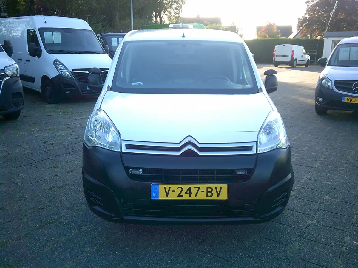 1.6 BlueHDI 100 Club S&S VOORZIEN VAN AIRCO+CRUISE !! BTW /BPM VRIJ !!