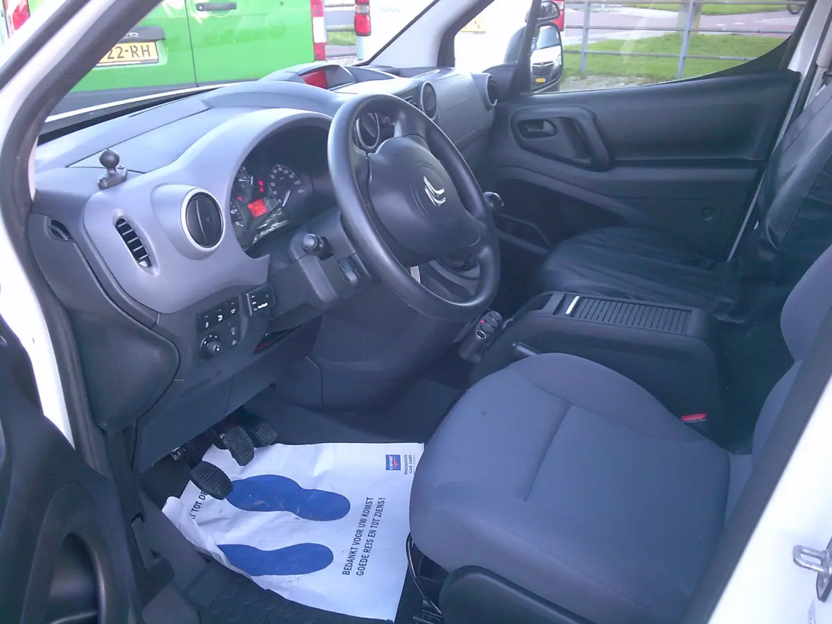 1.6 BlueHDI 100 Club S&S VOORZIEN VAN AIRCO+CRUISE !! BTW /BPM VRIJ !!