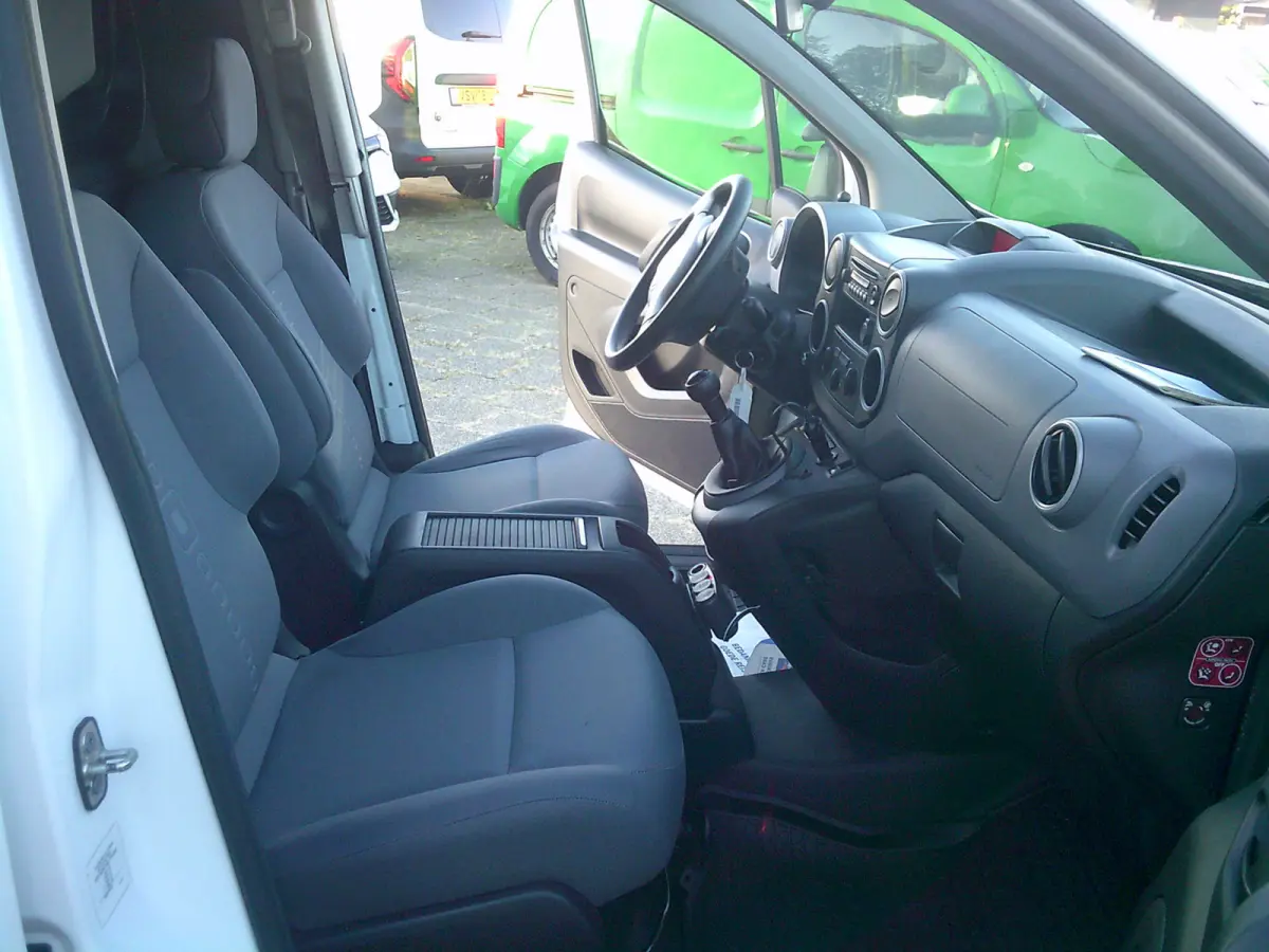 1.6 BlueHDI 100 Club S&S VOORZIEN VAN AIRCO+CRUISE !! BTW /BPM VRIJ !!