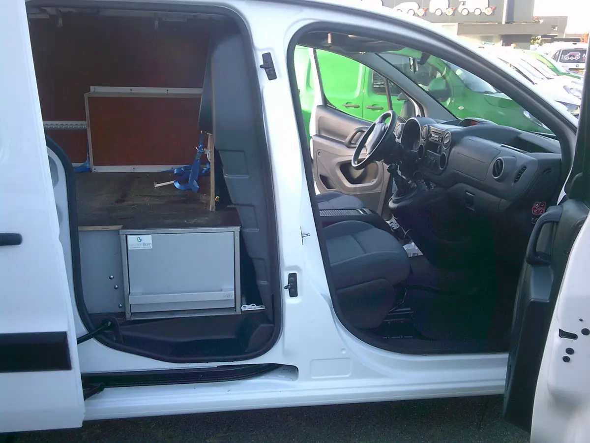 1.6 BlueHDI 100 Club S&S VOORZIEN VAN AIRCO+CRUISE !! BTW /BPM VRIJ !!