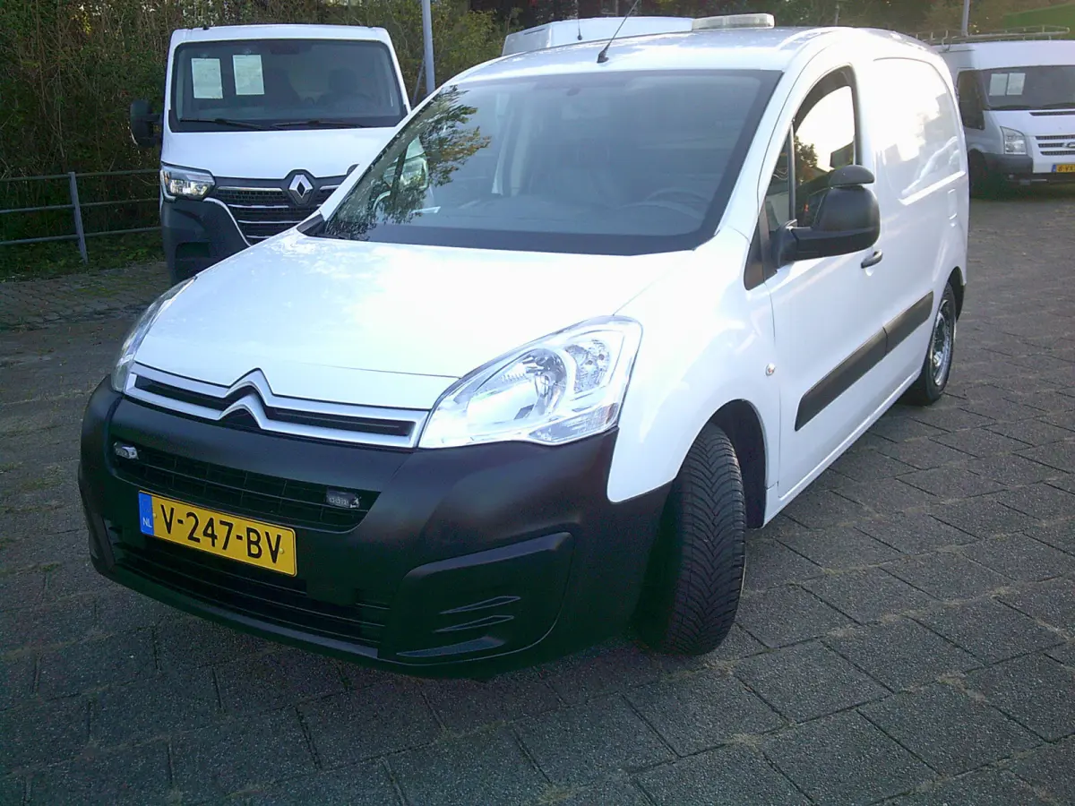 1.6 BlueHDI 100 Club S&S VOORZIEN VAN AIRCO+CRUISE !! BTW /BPM VRIJ !!