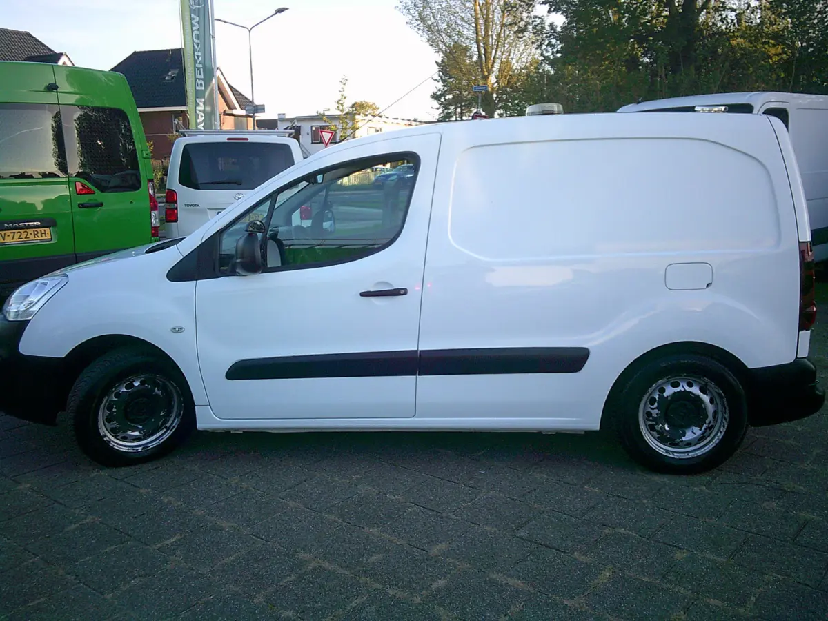 1.6 BlueHDI 100 Club S&S VOORZIEN VAN AIRCO+CRUISE !! BTW /BPM VRIJ !!