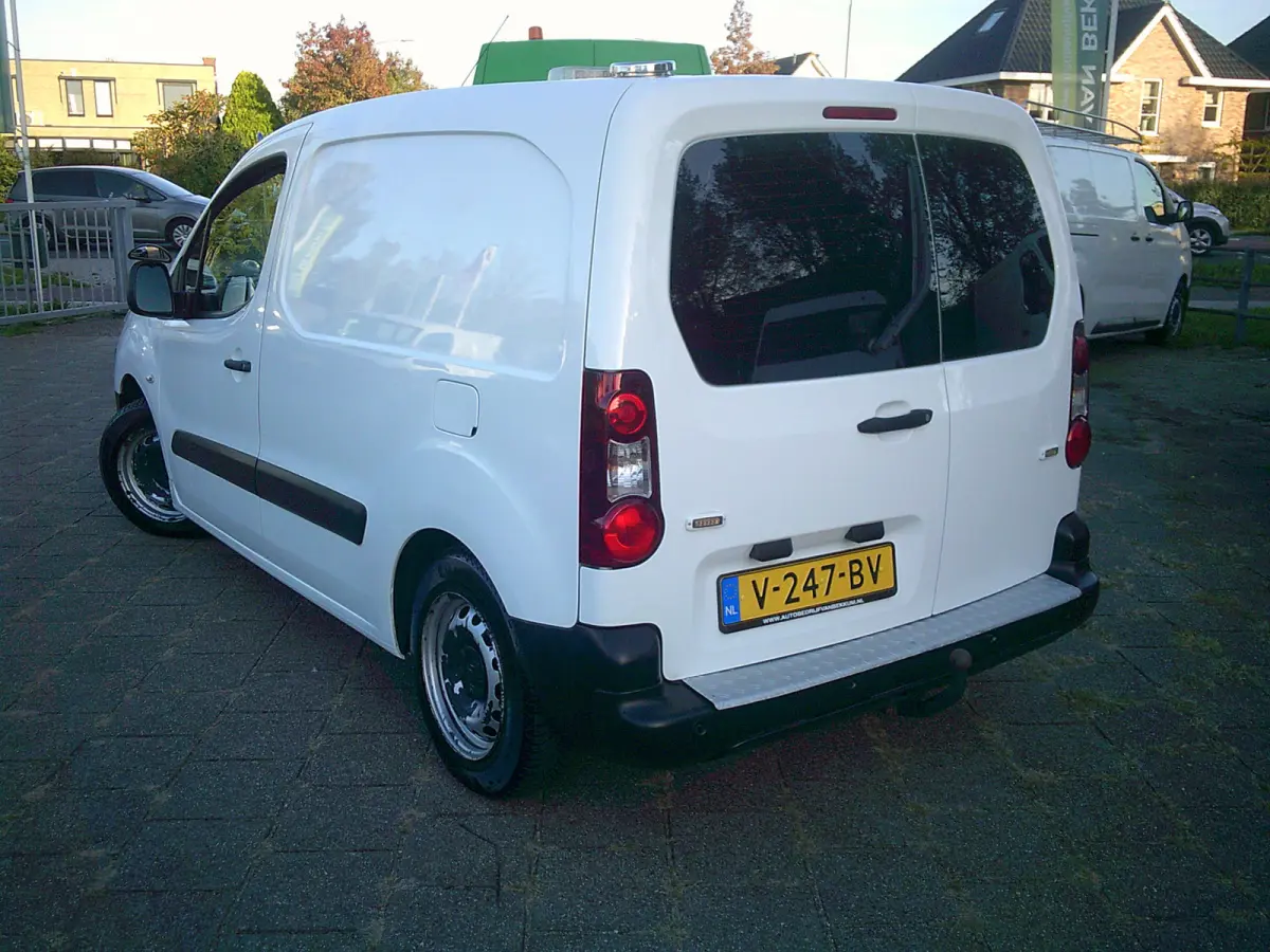 1.6 BlueHDI 100 Club S&S VOORZIEN VAN AIRCO+CRUISE !! BTW /BPM VRIJ !!